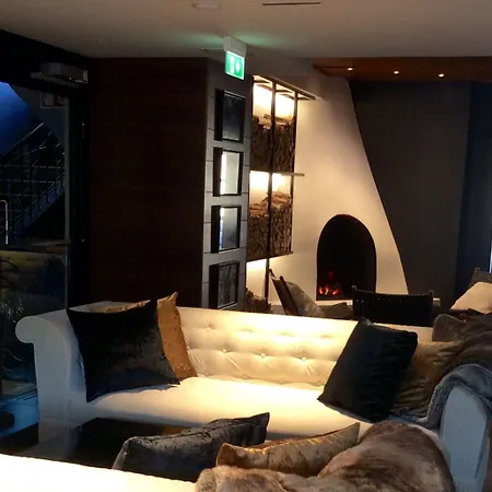 아크틱 라이트 4* 로바니에미