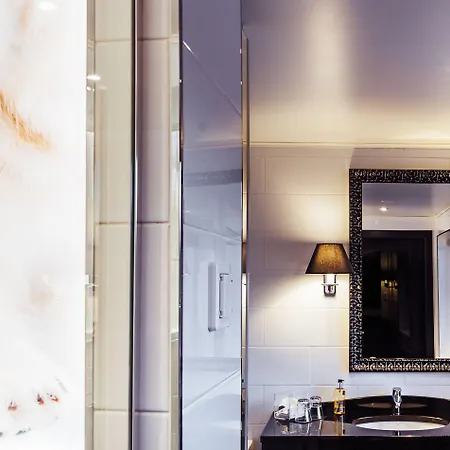 아크틱 라이트 호텔 4*