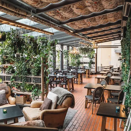 Hotel Arctic Light 4*