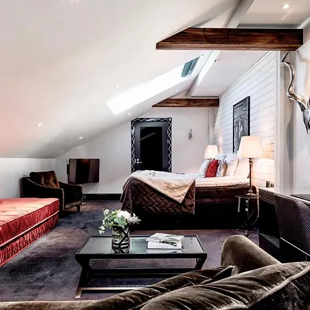 Arctic Light Hotel 4*