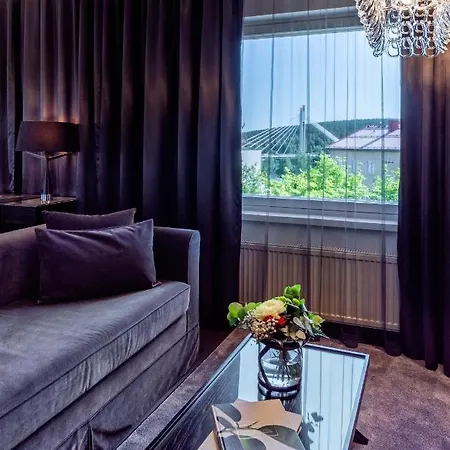 Arctic Light Hotell 4*