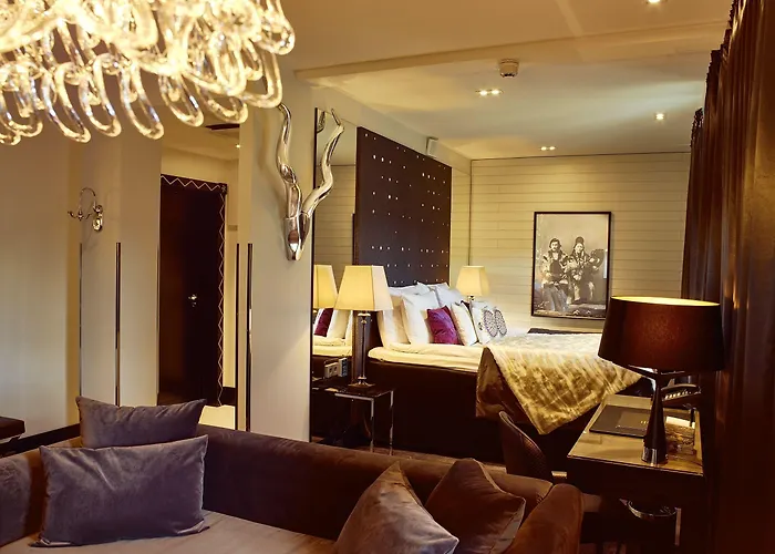 호텔 아크틱 라이트 4*