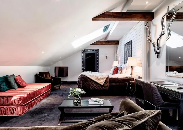 아크틱 라이트 호텔 4*